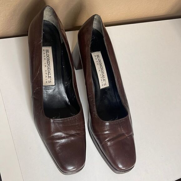 Brown block heel square toe pump by Bloomingdale’s size 9 1/2 - Picture 1 of 4